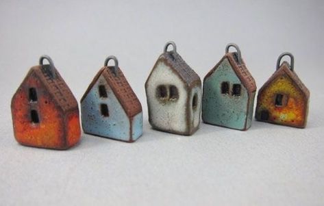 Homemade Clay, Pottery Houses, Clay Houses, Cerámica Ideas, Clay Ornaments, Small Houses, Ceramic Houses, House Ornaments, Ceramic Birds