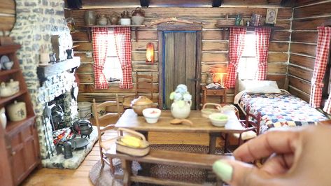 1:12 Scale Log Cabin | Real Good Toys Crockett's Cabin. See … | Flickr Rustic Dollhouse, Cabin Dollhouse, Diy Log Cabin, Interior Cabin, Real Good Toys, Log Cabin Furniture, English Cottage Decor, Log Cabin Kits, Rustic Home Interiors