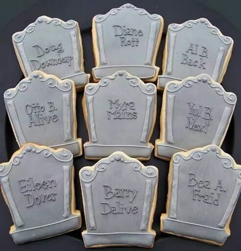 Tombstone Cookies Royal Icing, Gravestone Cookies Decorated, Tombstone Cookies Decorated, Headstone Cookies, Halloween Confections, Tombstone Cookies, Wedding Pastry, Halloween Bakery, Galletas Halloween