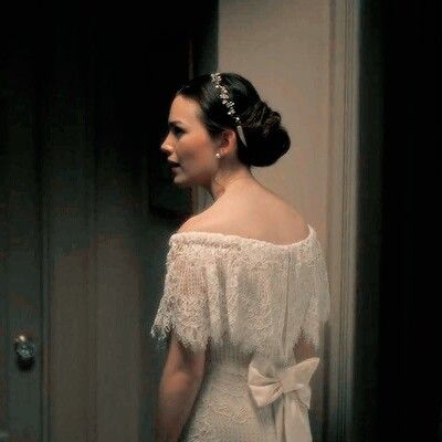 Eleanor Crain, Nell Crain, Victoria Pedretti, Wedding Movies, Twitter Icon, Home Icon, Off Shoulder Blouse, Movie Tv, Flapper Dress