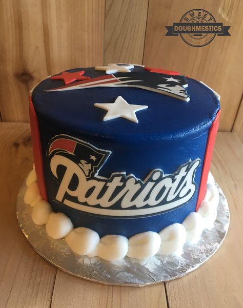 New England patriots Cake by Sweet Doughmestics Patriots Birthday Cake, Patriots Birthday Party, New England Patriots Cake, Patriots Cake, Birthday Cake Images, Patriotic Cake, Patriots Game, Cake Liner, Sport Cakes