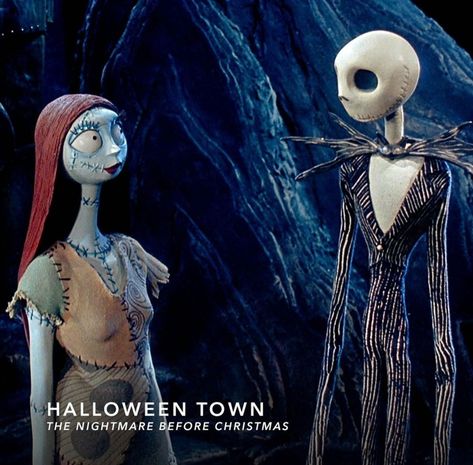 Zero And Jack Skellington, Jack N Sally, Zero Costume, Sally Movie, Jack Movie, Sally And Jack, Nightmare Before Christmas Pictures, Jack Y Sally, Nightmare Before Christmas Movie