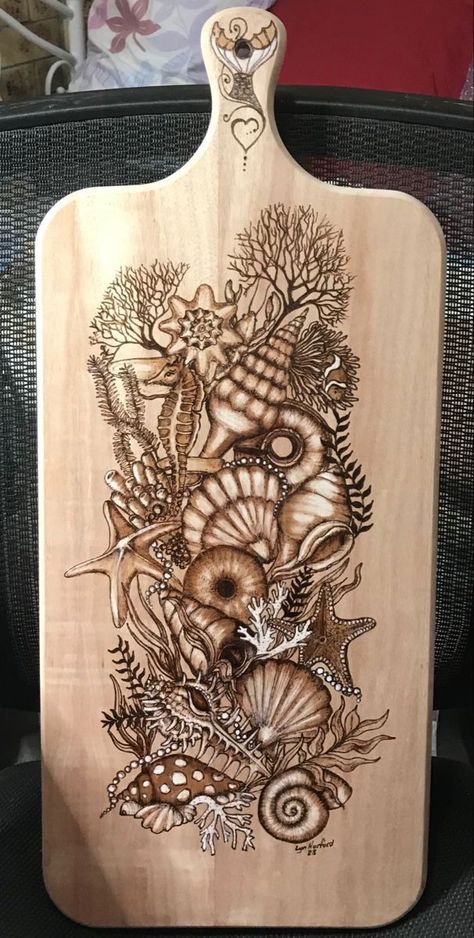 Unique Woodburning Ideas, Christian Pyrography, Pyrography Stencils, Woodburning Art, Pyrography Ideas, Wood Carving Art Sculpture, Pyrography Designs, Wood Burning Patterns Stencil, Wood Burning Techniques