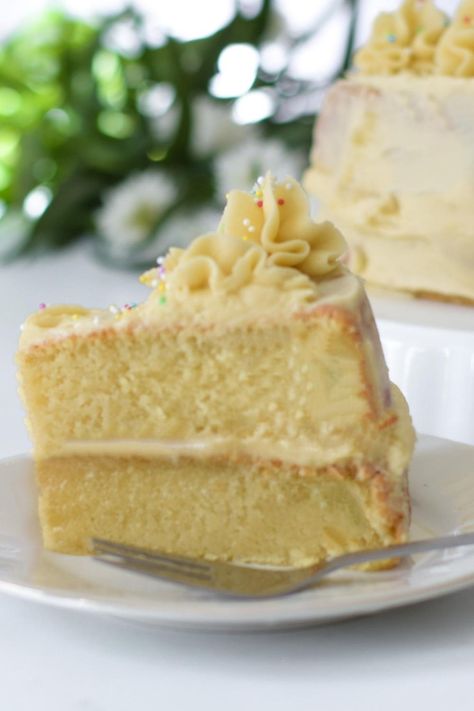 Eggless Vanilla Cake Egg Free Vanilla Cake, Egg Free Cake Recipe, Eggless Lemon Cake, Vanilla Cake Mix Recipes, Eggless Vanilla Sponge Cake, Eggless Vanilla Cake Recipe, Pudding Cake Mix, Banana Coconut Muffins, Egg Free Cakes