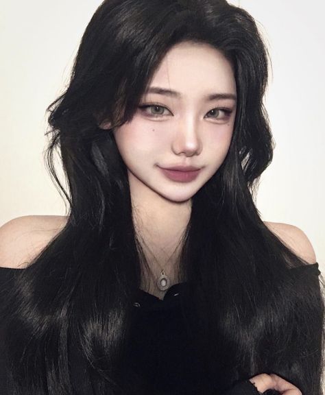 Makeup Looks Concert, Makeup Looks Cute, Douyin Beauty, Inspo Drawing, High School Hairstyles, Hairstyles Asian, Korean Hairstyles, Asian Makeup Looks, Concert Hairstyles