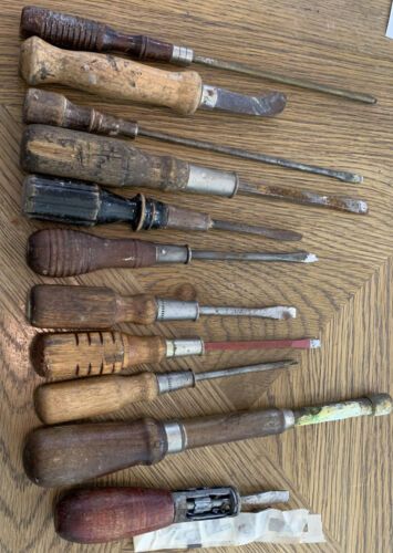 ad eBay - Find many great new & used options and get the best deals for Lot Of 11 Vintage Antique Wooden Handle Tools Including Keen Kutter Screwdriver at the best online prices at eBay! Free shipping for many products! Wood Working Tools, Beta Tools, Antique Hand Tools, Camping Knots, Beehive Design, Antique Wooden Boxes, Screw Drivers, Wooden Tool Boxes, Old Crates