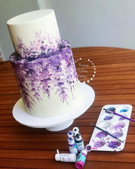 Lavender Colour Cake, Lilac Cakes, Lilac Wedding Cake, Lilac Cake, Wedding Cakes Lilac, Gold Cake Decorations, Cake Bday, 29 Birthday, Hand Painted Wedding Cake