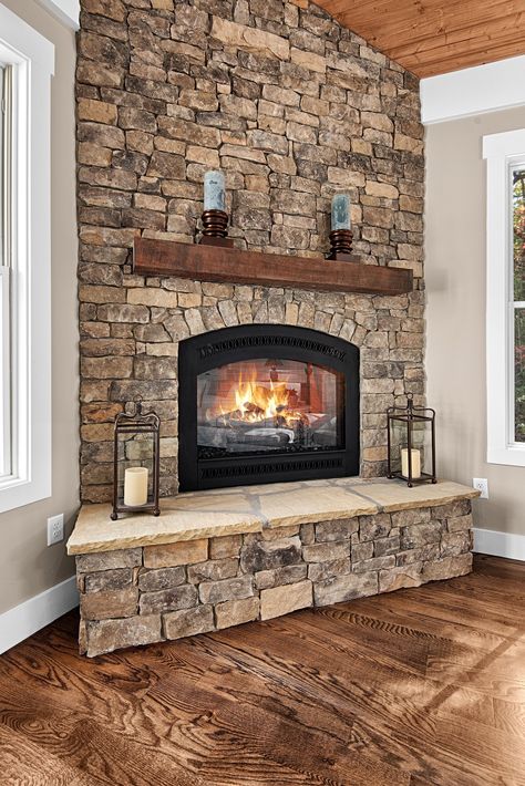 Fireplace Ideas Rock, Mountain Stone Fireplace, Rustic Farmhouse Fireplace Stone, Rustic Stone Fireplace Ideas, Rustic Electric Fireplace Ideas, Brown Stone Fireplace, Fireplace Ideas Stone, Fireplace Stone Ideas, Ranch Fireplace