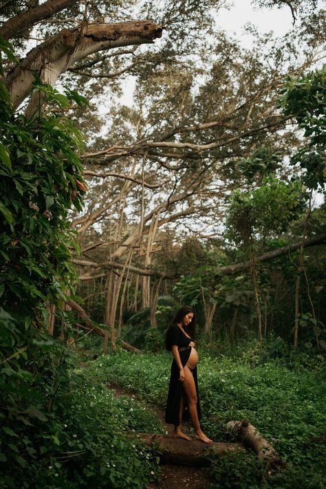 Bells & Twins Maternity Photography Forest Woods, Maternity Pictures In Forest, Indigenous Maternity Shoot, Original Maternity Photos, Maternity Shoot In Nature, Maternity Photo Shoot Ideas Nature, Hippie Maternity Shoot, Natural Maternity Shoot, Enchanted Forest Maternity Shoot