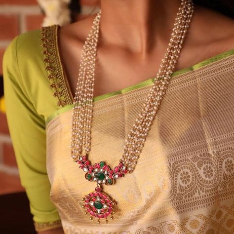 Jhumka Designs, Saree Jewellery, Pearl Jewelry Design, Antique Jewellery Designs, Pearl Necklace Designs, Gold Necklace Indian Bridal Jewelry, Necklace Indian, Antique Jewelry Indian, Wedding Jewellery Collection