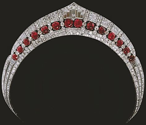 https://www.tiara-mania.com/2017/04/calabria-ruby-tiara.html Ruby Tiara, Tiaras Jewellery, Royal Crowns, Beautiful Tiaras, Royal Tiaras, Diamond Tiara, Ruby Necklace, Royal Jewels, Ruby Jewelry