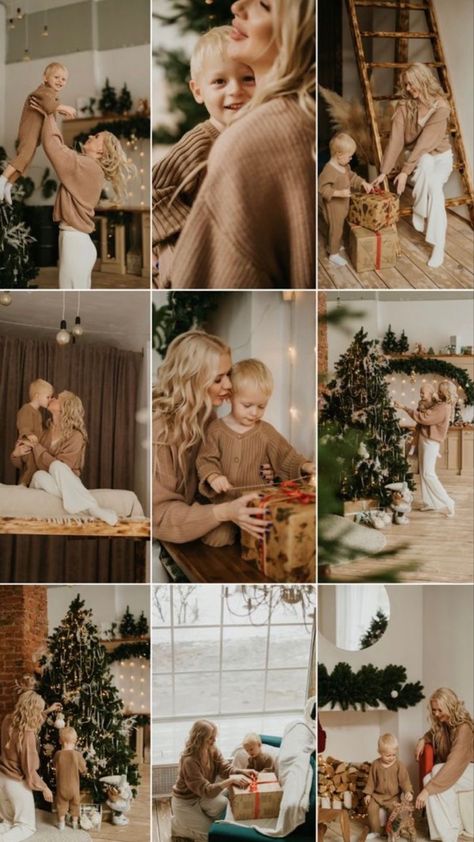 Gold Theme Family Christmas Pictures, Family Photoshoot For Christmas, Indoor Xmas Photoshoot, Monochromatic Family Pictures, Modern Christmas Photos, Studio Family Pictures Christmas, Neutral Christmas Family Photos, In Home Christmas Photos, Christmas Tree Photoshoot Indoor