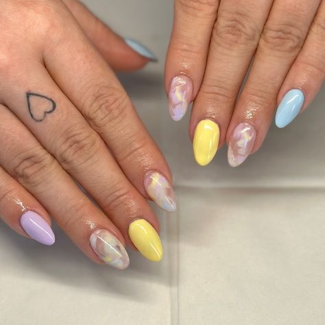 MOON MIST BABY 💜🍦🩵🍦💛 Isn’t this the CUTEST SET?? 🥹 had to say goodbye to one of my fav clients today as she is moving. 💔 you know we had to send her off with a fresh set though 🤩🙌🏻 Full set created using @apresnailofficial Gel X nail system 🫶🏻 Using @envoguenailsofficial Lac it! Shades: -angel wings -limone -French lavender -daydreamer #gelnails #nailart #gelnailart #shortnailart #gelextensions #nailinspo #nailinspiration #fredericton #frederictonspa #frederictonnails #icecreamnails #moo... Ice Cream Nails, Gel X Nail, Purple Nail Designs, Short Nails Art, Gel Nail Design, French Lavender, Marble Nails, To Say Goodbye, Gel Nail Designs