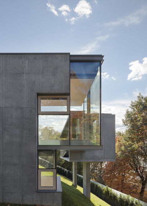 HORIZON HOUSE - STEVEN HOLL ARCHITECTS Steven Holl Architecture, Cubes Architecture, Sedum Roof, Big Architects, Steven Holl, Exposed Concrete, Duplex House, Live Wallpaper Iphone, Concrete Structure