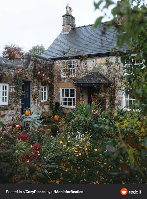 Cottage Core House, Dark Cottage Core, Cottage Aesthetic, Surrounded By Flowers, Cottage Exterior, Dream Cottage, Old Stone, Cozy Place, English Cottage