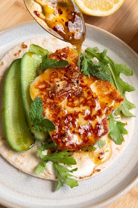 Hot Honey Halloumi Flatbreads | This Little Plate. Halloumi Pizza, Honey Halloumi, Syrian Food, Fresh Cucumber, Pasta Sides, Hot Honey, Vegetarian Lunch, Light Lunch, Chilli Flakes