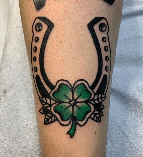 Fresh horseshoe and four leaf clover tattoo by Brendan Poblocki.

#12ozpiercing #team12oz #safepiercing #pierce #pierced #piercing #piercings #piercer #bodypiercing #bodypiercings #bodypiercer #bodyjewerly #piercingjewelry #traditionaltattoos #tattooflash #fourleafclovertattoo #horseshoetattoo #goodluck American Traditional Four Leaf Clover, American Traditional 4 Leaf Clover Tattoo, Horseshoe And Clover Tattoo, Old School Clover Tattoo, American Traditional Shamrock Tattoo, Irish Traditional Tattoo, Four Leaf Clover Tattoo Traditional, Clover Tattoo Traditional, Traditional Clover Tattoo