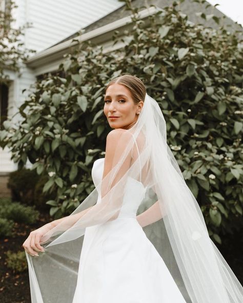 Amanda Batula, Veil Shots, Tuxedo Styles, Engagement Shoots Poses, Wedding Shot List, Sf Wedding, Groomsmen Outfits, Wedding Photography Styles, Groom Poses