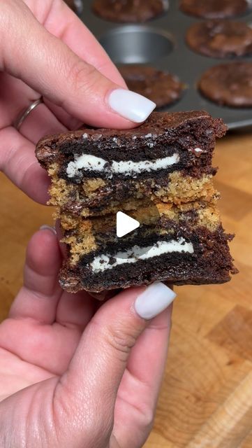 Brownie Cookie Cupcakes, Brownie Oreo Cookie Dough, Monster Cookie Dough Cupcakes, Oreo Brownies Recipe Easy, Oreo Brownie Cupcakes, Cookie Dough Oreo Brownies, Oreo Cookie Dessert, Oreo Ideas, Oreo 4