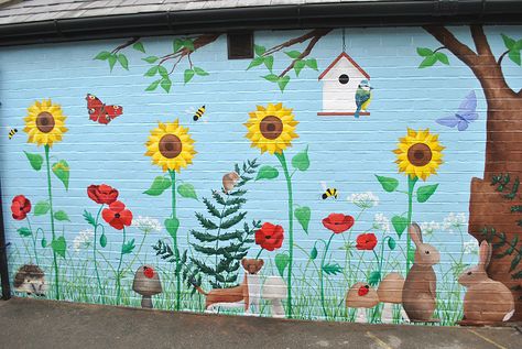 Children’s Wall Murals Ideas Decoracion Salon, Childrens Wall Murals, Painted Shed, Painted Mural, Garden Fence Art, Garden Mural, Flower Mural, Nursery Wall Murals, School Wall Art