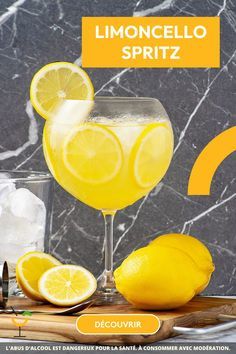 Découvrez cette variante gourmande du Spritz au Limoncello 🍋  L'ABUS D'ALCOOL EST DANGEREUX POUR LA SANTÉ. À CONSOMMER AVEC MODÉRATION. Healthy Food Shopping List, Food For Fitness, Vegetable Soup Recipes Healthy, Yummy Milkshake Recipes, Limoncello Spritz, Creamy Asparagus, Meatless Main Dishes, Snacks Dishes, Cocktail Sauce