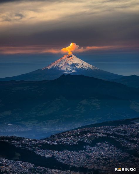 Ecuador Landscape, Cotopaxi Volcano, Cuenca Ecuador, Andes Mountains, Quito Ecuador, Colonial Architecture, Beautiful Places On Earth, Galapagos Islands, Amazon Rainforest