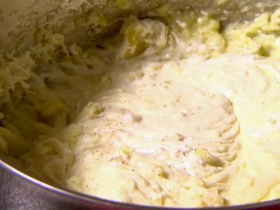 Classic Mashed Potatoes Recipe | Ina Garten | Food Network Classic Mashed Potatoes Recipe, Classic Mashed Potatoes, Barefoot Contessa Recipes, Healthy Cafe, Best Thanksgiving Side Dishes, Savory Sides, Classic Potato Salad, Mashed Potatoes Recipe, Ina Garten Recipes