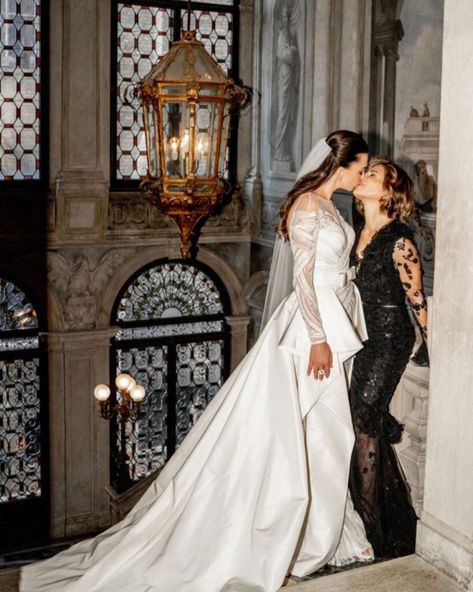 DeShanna and Jillian Michaels exchanged vows on June 24, 2023, in a lavish destination wedding in Venice, Italy. The post We’re obsessed with DeShanna and Jillian Michaels’ destination in Venice, Italy appeared first on Equally Wed | LGBTQ+ wedding magazine and wedding directory of LGBTQ-inclusive wedding pros. Two Brides Wedding, Evening Wedding Ceremony, Lgbt Wedding Photography, Lesbian Wedding Photography, Italian Palazzo, Gay Wedding Photos, Florence Wedding, Jillian Michaels, White Wedding Gowns