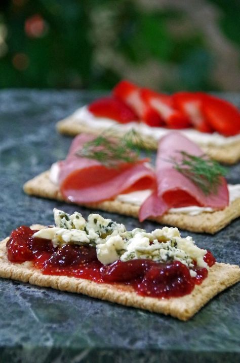 Wasa Bread Toppings, Crisp Bread Toppings, Nordic Meals, Swedish Meals, Wasa Bread, Scandinavian Sweets, Clean Eating Meal Planning, Minnesota Recipes, Swedish Foods