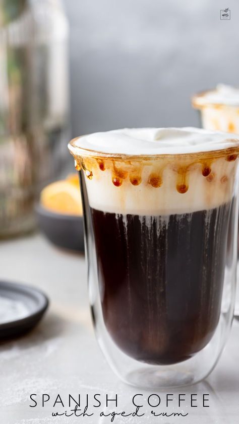 Spanish Coffee Recipe, Flaming Drinks, Spanish Cocktails, Lemon Pistachio Cake, Kahlua Drinks, Boozy Hot Chocolate, Baking Lessons, Spanish Coffee, Winter Baking