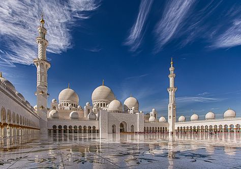 Grand Mosque Muslim Religion, Islamic Wallpaper Hd, Sheikh Zayed Grand Mosque, Mosque Architecture, Sheikh Zayed, Blue Mosque, Beautiful Mosques, Grand Mosque, Islamic Wallpaper