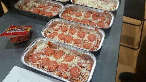 Pizza Freezer Meal, Mini Freezer Meals, Freezable Food, Individual Freezer Meals, Bake Meals, Freeze Meals, Bubble Pizza, Freezer Ideas, Bubble Up Pizza