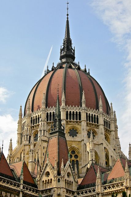 Neo Baroque, Buda Castle, Eastern Europe Travel, Castle Designs, Castle House, Victorian Architecture, Houses Of Parliament, Budapest Hungary, Ozzy Osbourne