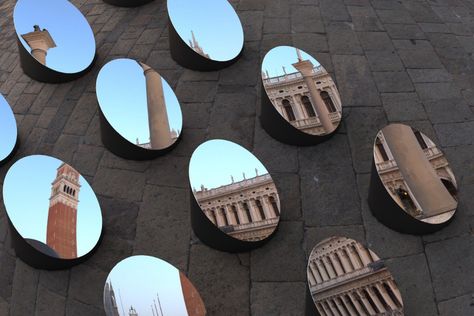 Swiveling Mirror Installation Skews Perspectives of Historic Venetian Architecture Cobblestone Walkway, Diy Upholstery, Andrea Palladio, Mirror Installation, Marble Columns, Upholstery Projects, Colossal Art, Famous Buildings, Modern Crafts