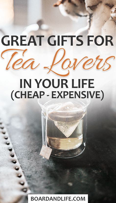 Sometimes it can be difficult to come up with meaningful gifts. We share some great gift ideas for the tea lovers in your life. Whether for Christmas, Birthdays or another ocassion, these gift ideas always work. From cheap to expensive, find the perfect tea lover gift here! #giftideas #tealovers Tea Gift Basket, Tea Lover Gifts, Tea Gift Ideas, Gifts For Tea Lovers, Tea Drinker Gifts, Tea Lover Quotes, Tea Enthusiast, Tea Crafts, Inexpensive Christmas Gifts