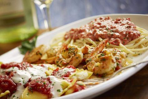 Your tweet could determine the next Olive Garden sensation. Olive Garden Tour Of Italy, Tour Of Italy Olive Garden Recipe, Olive Garden Recipe, Garden Italy, Tour Of Italy, Olive Garden Recipes, Vegas Restaurants, Bacon Tomato, Italy Food