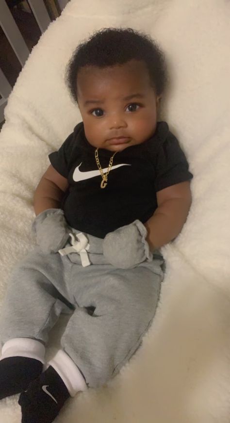 Black Babies Boy, Chocolate Baby Boy, Reborn Babies Black, Baby Boys Black, Baby Boy Black, Black Baby Boy, Newborn Black Babies, Mommy And Baby Pictures