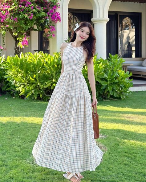 Chinese Fancy Dress, Stylish Outfits Casual, Monsoon Season, Simple Style Outfits, Lace Dress Design, Cute Dresses For Party, Gowns Dresses Elegant, Clothes Korean Style, Cute Dress Outfits