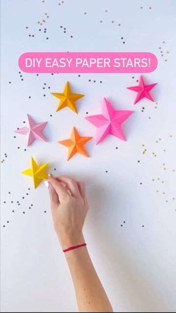 Easy Paper Stars, Paper Star Christmas, Folded Paper, Star Christmas, Xmas Diy, 2024 Christmas, Instagram Diy, Paper Stars, Diy Holiday Decor