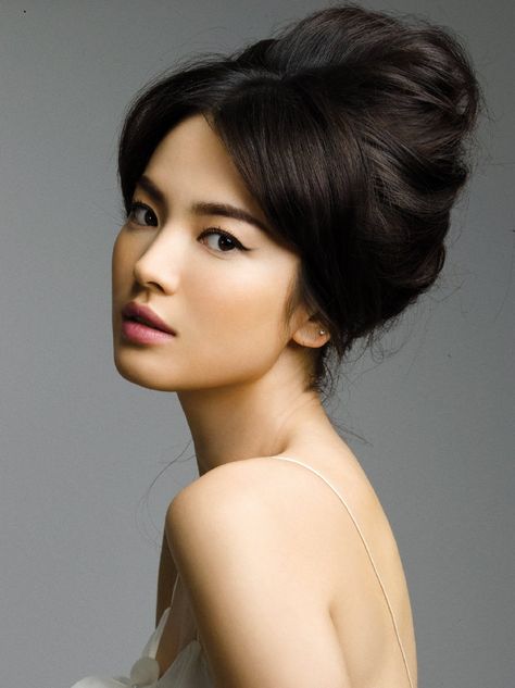 Song Hye-kyo, perfect updo Makeup Asia, 60s Hair, Braut Make-up, Song Hye Kyo, Relaxed Hair, French Twist, Asian Makeup, Popular Hairstyles, Wedding Hair And Makeup