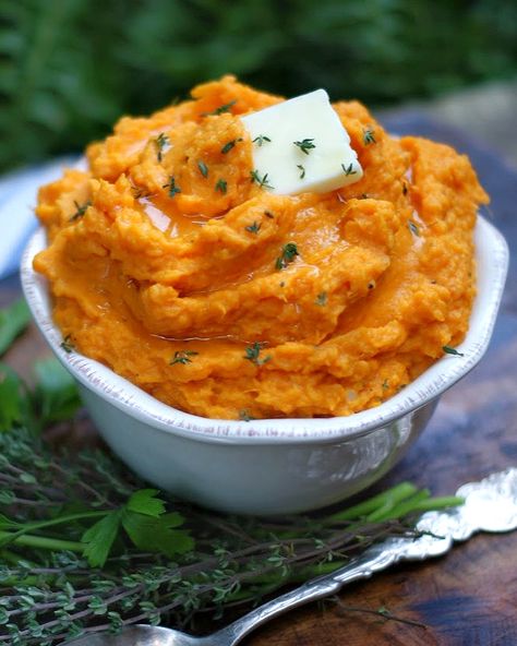 Corn Mash Recipe, Luteal Recipes, Easy Mashed Sweet Potatoes, Mashed Yams, Easy Sweet Potato Recipes, Recipes Corn, Southern Discourse, Boiling Sweet Potatoes, Candied Yams