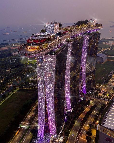 Luxury💎 on Instagram: “Marina Bay Sands Singapore, mention someone who should take you here! Rate the design 1-10 Follow @luxury.billionare 👈 for more use…” Marina Bay Sands Singapore, Sands Singapore, Singapore Photos, Sands Hotel, Amazing Buildings, Unique Hotels, Beautiful Hotels, Marina Bay, Marina Bay Sands