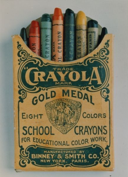 Crayola Crayons, Crayon Box, Color Crayons, Vintage Packaging, Vintage School, Vintage Lettering, Vintage Labels, Antique Toys, Vintage Ephemera