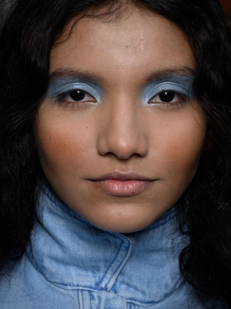 5 Beauty trends at London Fashion Week SS25 you probably missed | HELLO! 2025 Makeup Trends, New Makeup Trends, Orange Lipstick, Trend Makeup, Old Hollywood Style, Summer 2025, Texturizer On Natural Hair, Bleach Blonde, Shades Of Orange