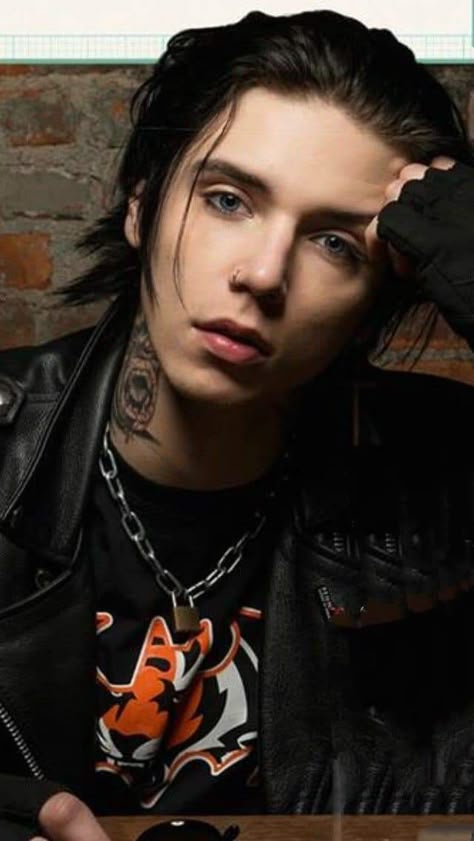 Andy Biersak, Andy Sixx, Emo Men, Andy Black, Emo Guys, Andy Biersack, Veil Brides, Tom Kaulitz, Black Veil Brides