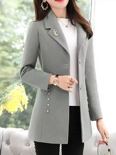 Cashmere Coat Women, Female Jacket, Soft Girl Outfits, Shorts Outfits Women, Elegante Casual, Woolen Coat, Plus Size Shorts, Winter Jackets Women, Winter Coats Jackets