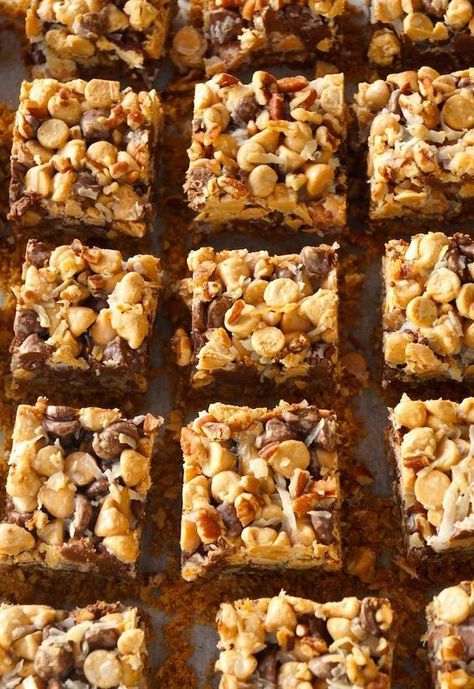 Pretzel Magic Bars, Magic Bars Recipe, Seven Layer Bars, Chocolate Chip Dip, Weekend Recipes, Layer Bars, Magic Bars, Peanut Butter Pretzel, Dessert Bar Recipe