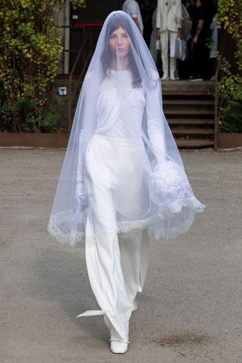 MM6 Maison Margiela Spring 2020 Ready-to-Wear Collection - Vogue Ball Skirt, Bridal Magazine, Romantic Dress, Black Tie Event, 2020 Fashion, Martin Margiela, Mm6 Maison Margiela, John Galliano, Fashion Show Collection