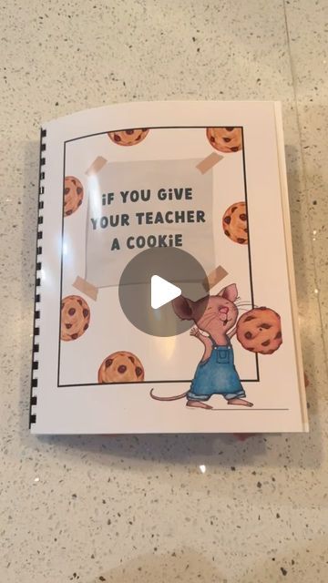 Book Gifts Diy, Creative Teachers Gifts, Teacher Problems, Educator Gifts, Cookie Gift, Teacher Books, School Teacher Gifts, Branch Decor, Christmas Bedroom