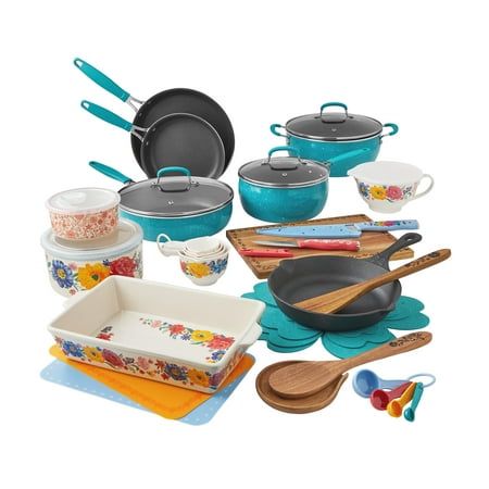 Ceramic Nonstick Cookware, Blueberry Crumble, Hearty Meal, Walmart Deals, Chicken Spaghetti, Tv Personality, Ree Drummond, Favorite Meals, Mouth Watering Food